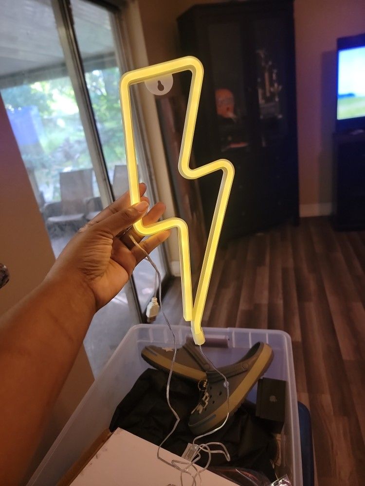 Neon Light Bolt
