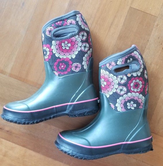 BOGS Youth Girls Winter Rubber Boots Pansies Size 3 $30