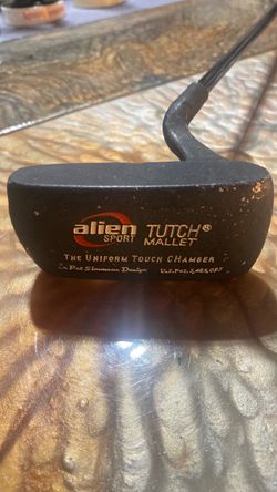Alien touch mallet putter