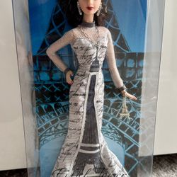 Eiffel Tower Barbie DOTW 2009 Dolls of The World Landmark Mattel T3771