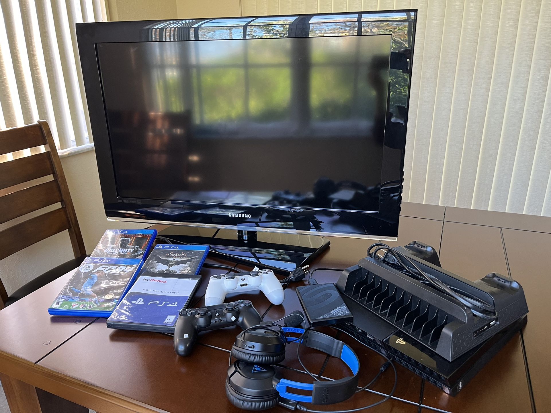 PS4 Slim Bundle
