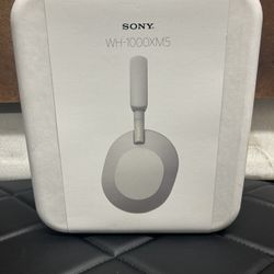Sony - WH-1000XM5 Wireless Noise Canceling Over The Ear HeadPhone   ( Brand New ) 