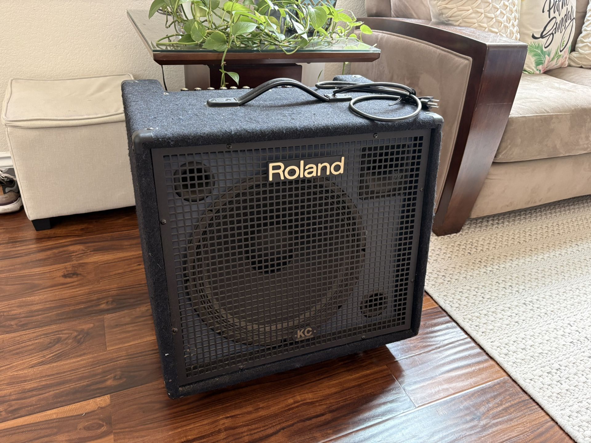 Roland KC-550 Keyboard Amp for Sale in San Marcos, CA - OfferUp