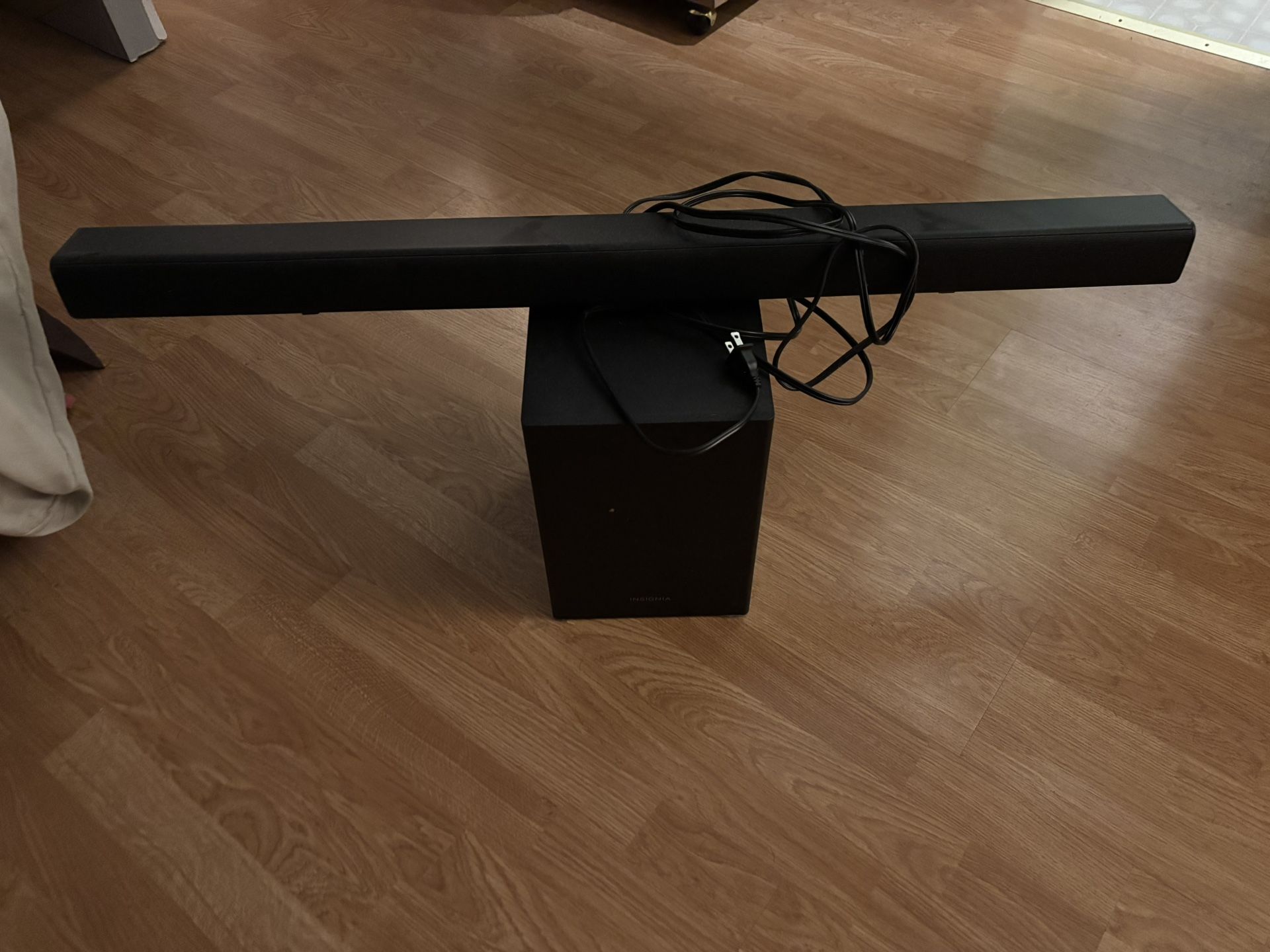 Insignia Sound Bar And Subwoofer