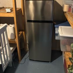 Vissani - Large Mini Fridge