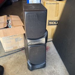 2 Classic pioneer Speakers + Pioneer Itself 