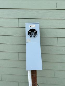 Temporary Power Pole - Construction Ready (100/200 Amp)