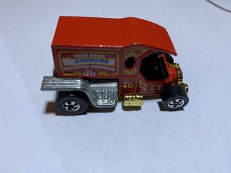 Hot Wheels T Totalller in Red