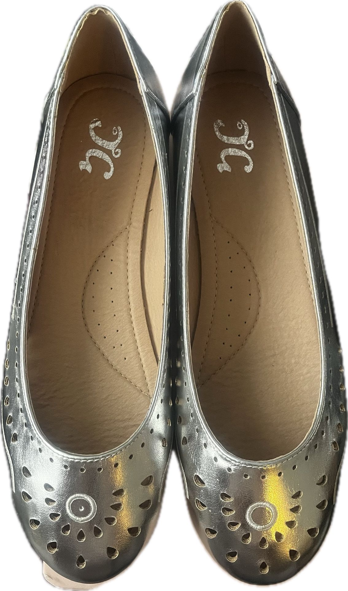 Women’s Journee Collection Women’s Silver Metallic Flats Shoes 9 M New
