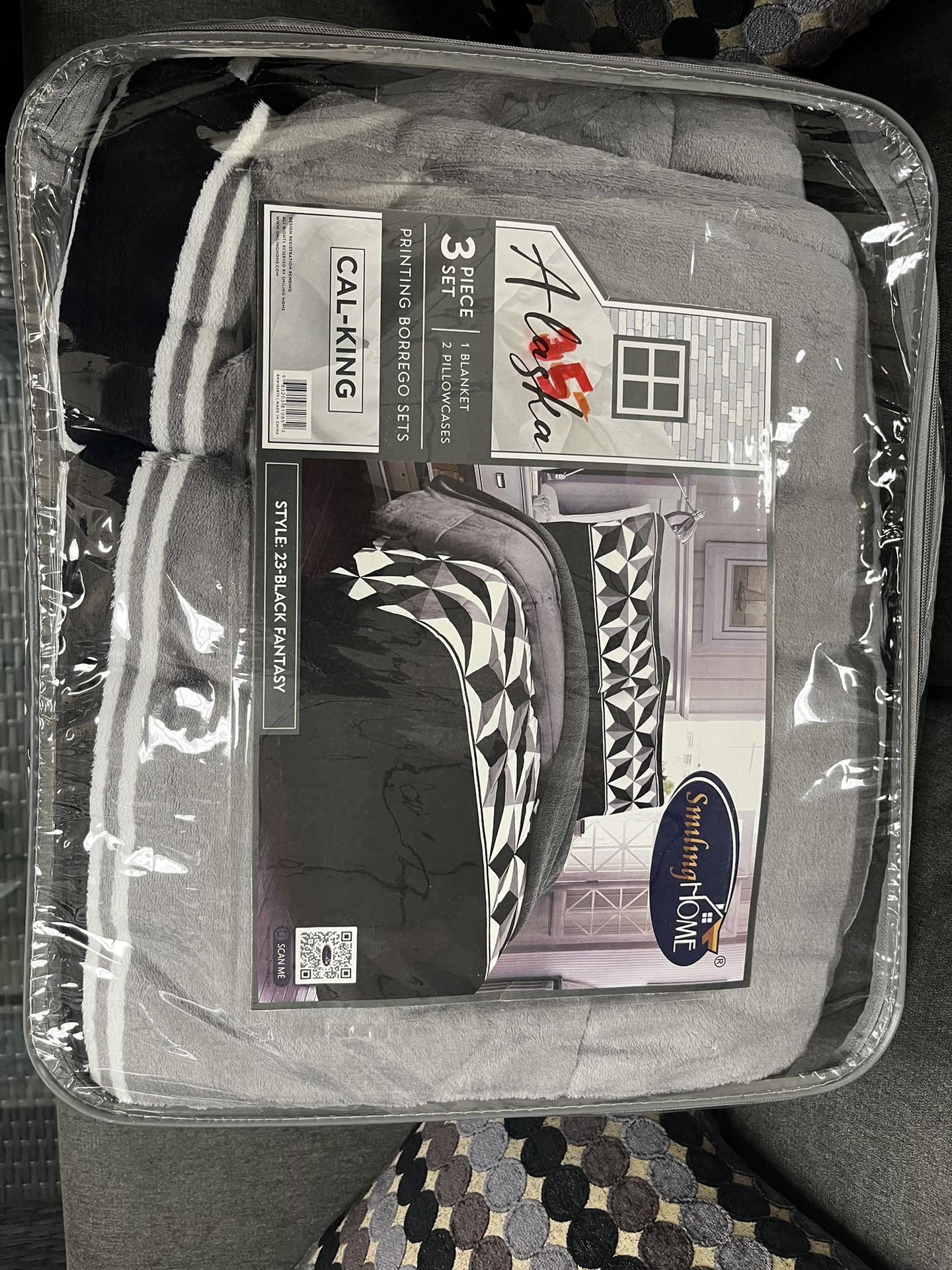 3 Piece CAL-KING Alaska Smiling Home BLANKET