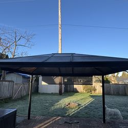Free gazebo / pergola with sun shade