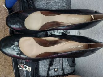 BRAND NEW CALVIN KLEIN BLACK PUMPS!!!
