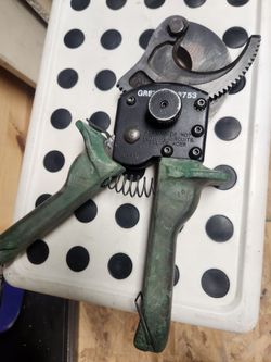Greenlee ratchet cutters