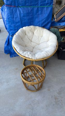 Wicker lounger With Stool