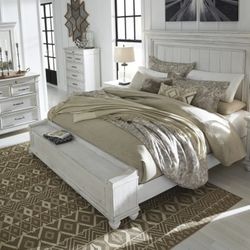 Kanwyn Whitewash Panel Storage Bedroom Set

