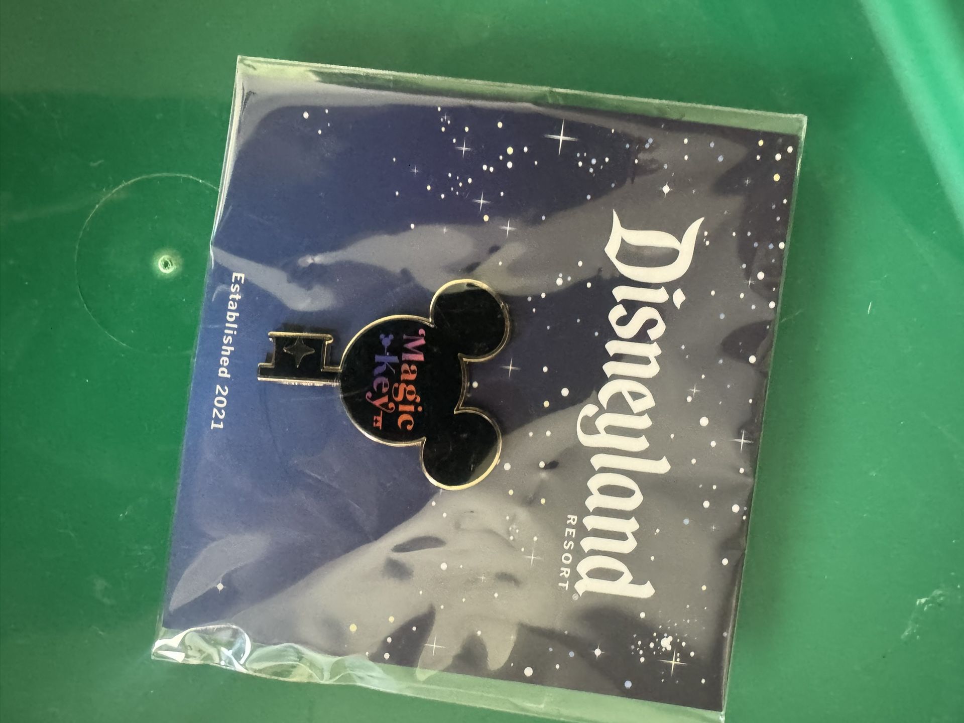 Disney pins