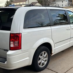 Chrysler, Town&country, White Van For Sale