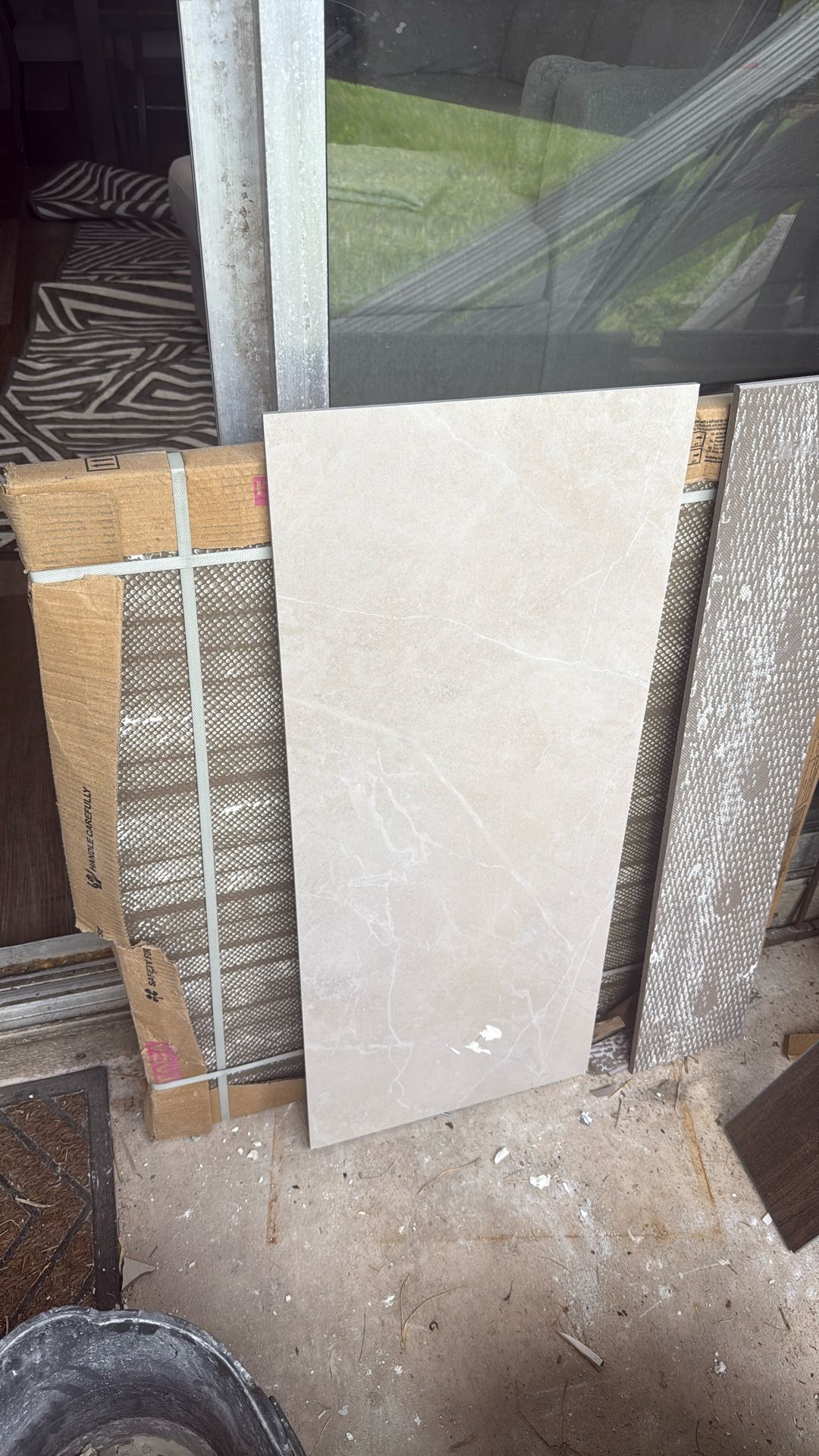 Free box Of Tile 32x32 3 Pieces In A Box