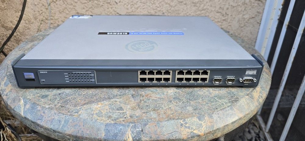 Linksys SRW2016 16-Port 10/100/1000 Gigabit Switch with WebView.