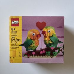Legos Valentine Lovebirds