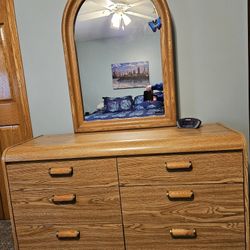 Dresser With Mirror