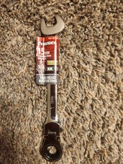 Husky 15 mm ratcheting combination wrench