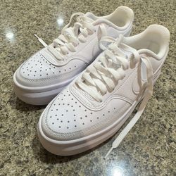 WOMEN'S NIKE COURT VISION ALTA LEATHER PLATFORM SNEAKERS