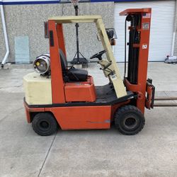 Nissan Forklift 5000 LB Pneumatic Tires 