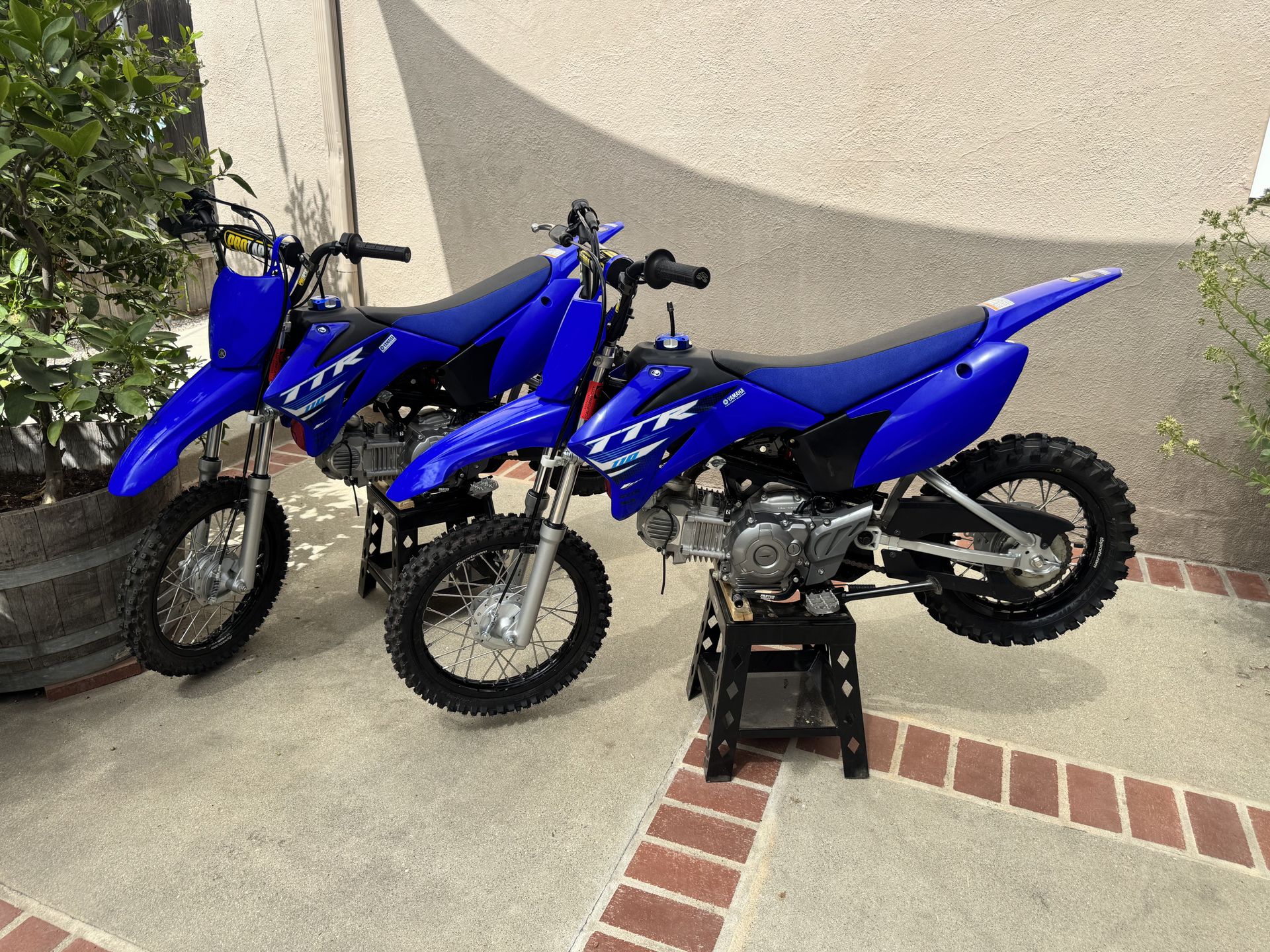 (2) yamaha TTR- 110 pit bikes