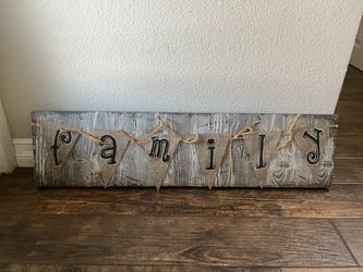 Hanging decorative frames