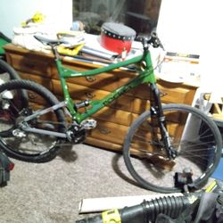 Schwinn rocket xlcross country bike