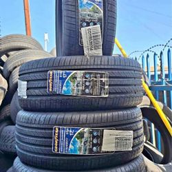 215/45R17 Set Of 4 Goodyear Triplemax New Tires 