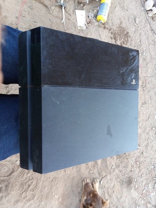 Ps4 With Controllers & Games
