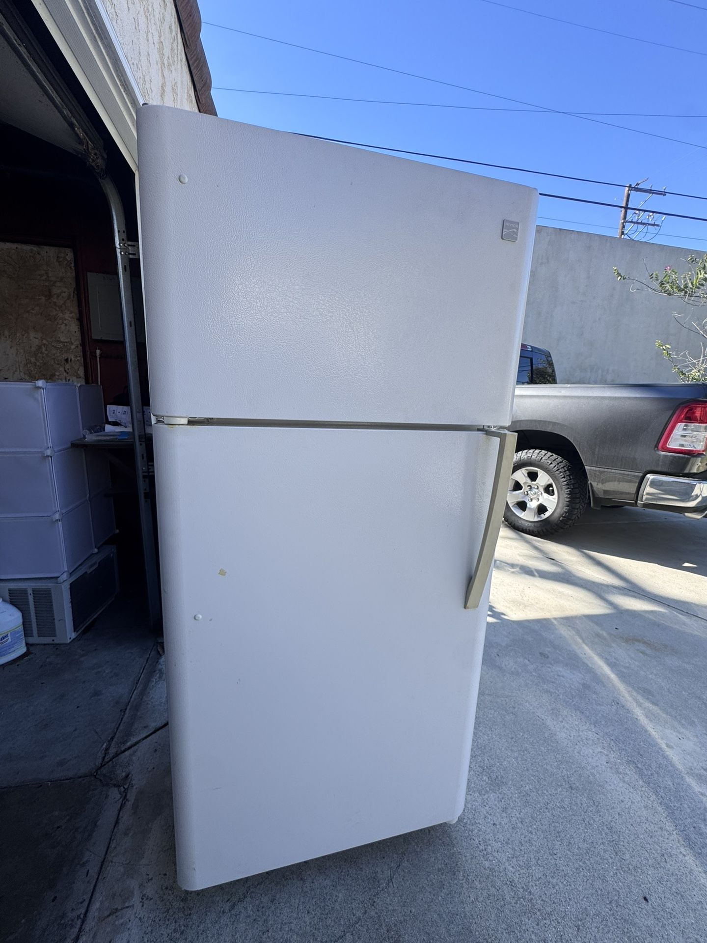 Refrigerator