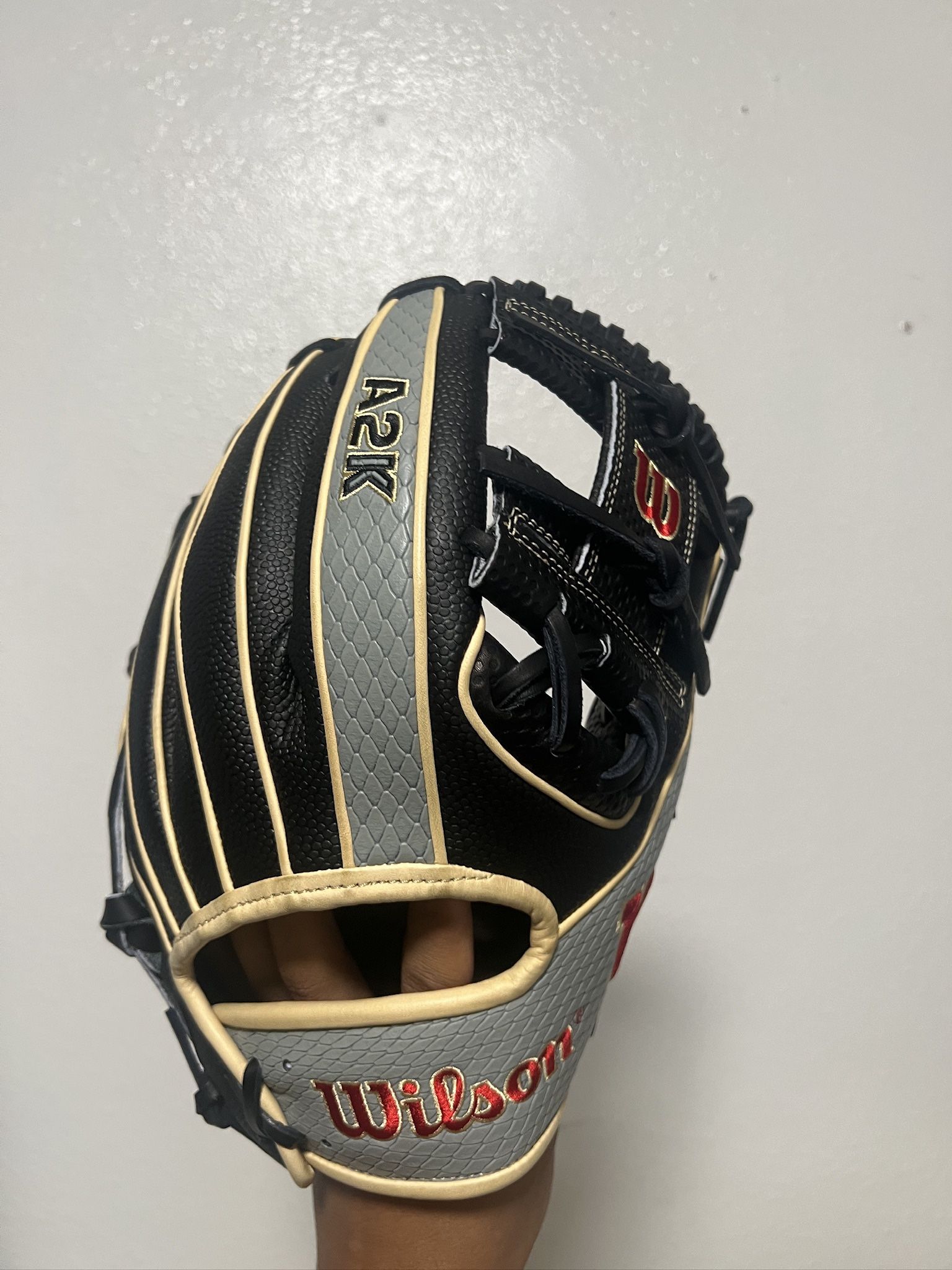 Wilson 2024 A2K SC1786SS 11.5” Infield Baseball Glove