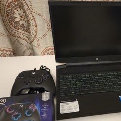 HP Pavilion Gaming Laptop 16-a0032dx 8gb ram , and Xbox controller