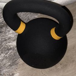 Brand New 35lb Kettlebell 