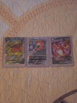 Charizard V, VSTAR, VMAX Pokémon Card Lot