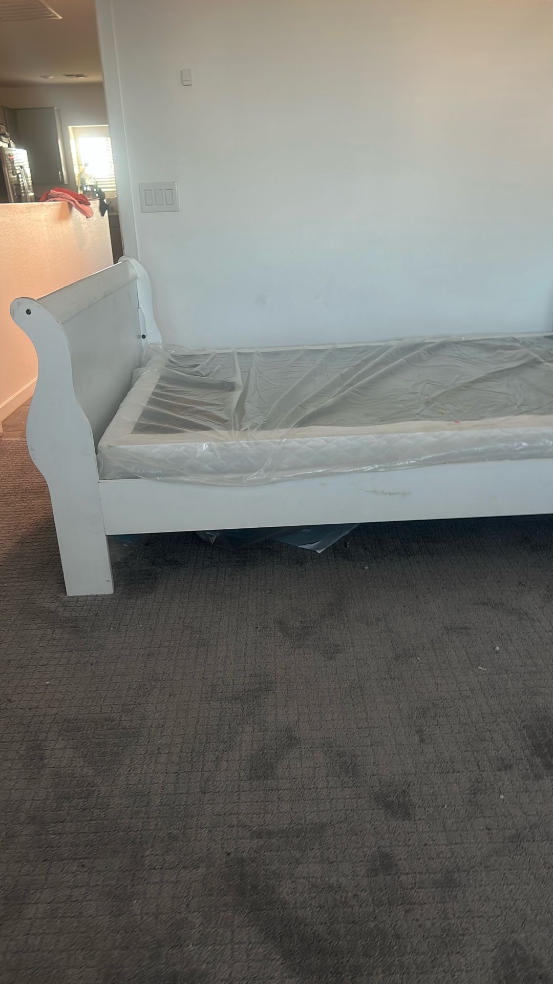 Full-Size Sleigh Bed with Box Spring β Like New