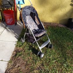 Stroller Like New $10 Used Twice Clean 