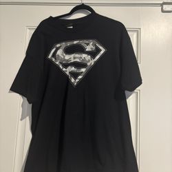 Warner Bros Superman  CAMO Logo  Graphic Tee Shirt