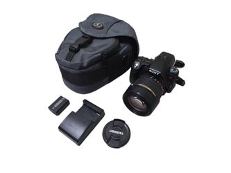 Sony Alpha DSLR-SLT-A33 Digital Camera w/ Tamron 18-200mm Lens | Tested