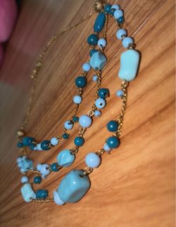 Avon vintage gold-tone triple layer necklace