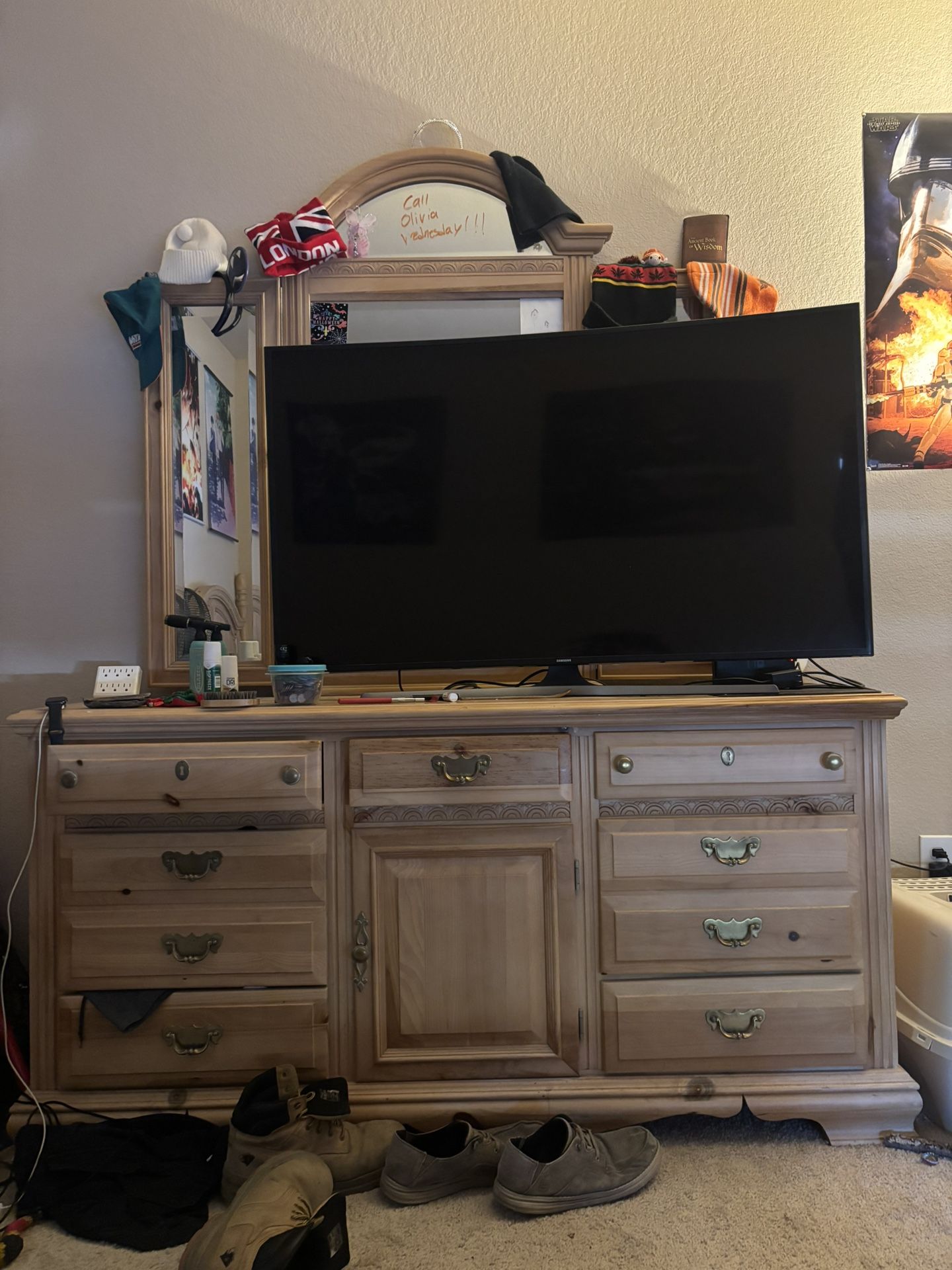 Dresser And Vanity Morris