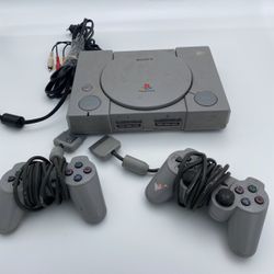 PlayStation 1 With 2 Controllers 