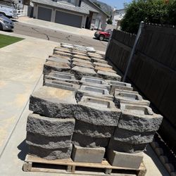 Retaining wall blocks