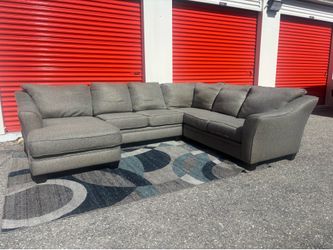 Gray Sectional Couch - Delivery Available 🚚