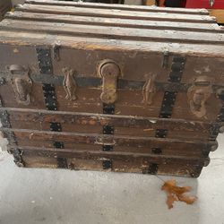 Belber Vintage Trunk 