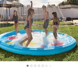 BRAND NEW GIANT  SPLASH PAD 10 FOOT WITH SPRINKLER 