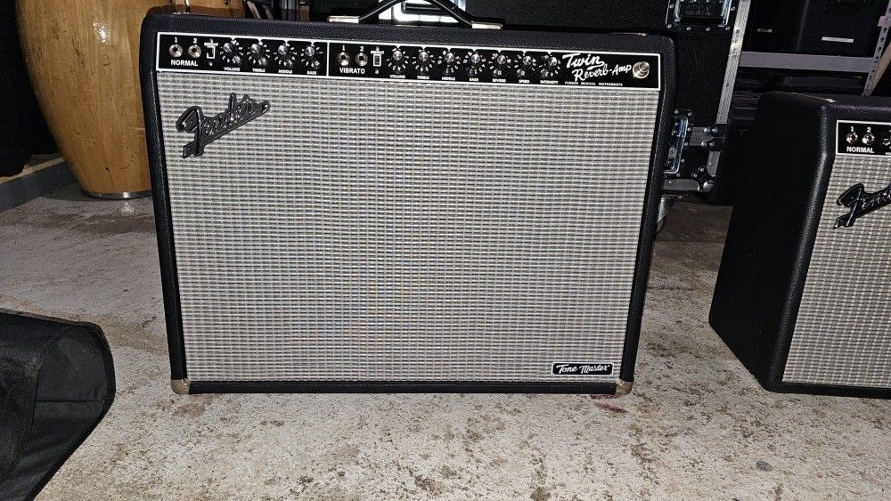 Fender Tone Master Twin Reverb 2 x 12-inch 200-watt Combo Amp